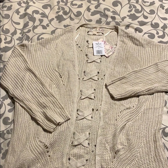 Cardigan sweater, oatmeal color, size L - Picture 1 of 4